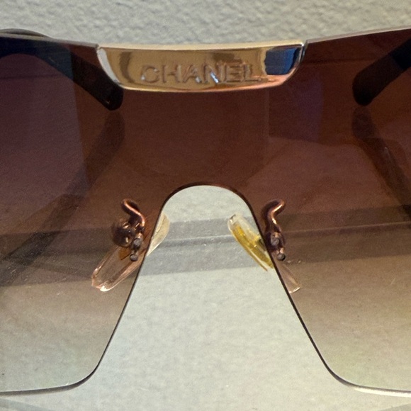 CHANEL Black and Brown Gradient Sunglasses - Picture 5 of 8